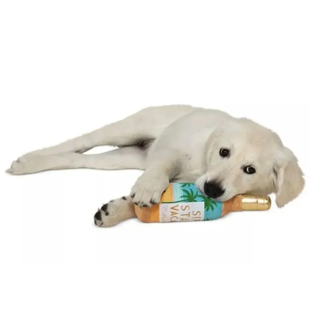 NWT Fringe Studio Plush Dog Toy Bottle Liquor Sip Stay Vacay Squeaker 💖💖
